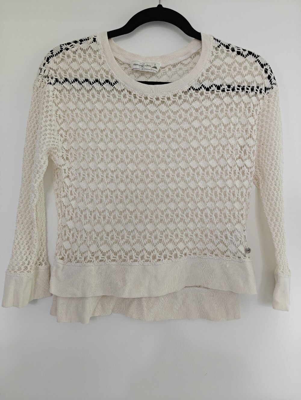 Abercrombie & Fitch cream colored crochet open knit texture delicate lace-like S